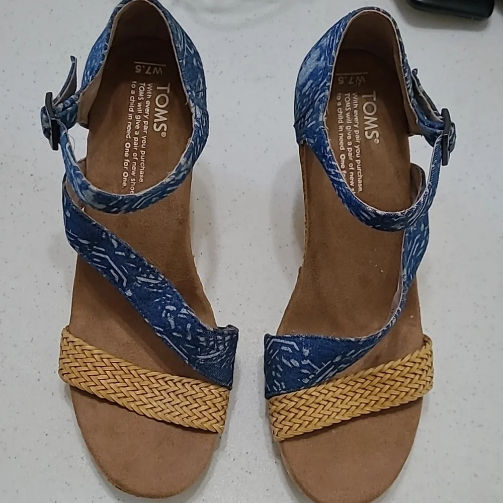 Toms blue canvas & rattan wedges size 7.5